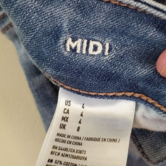 American Eagle Midi Distressed Denim Shorts Size 4 - Picture 7 of 8